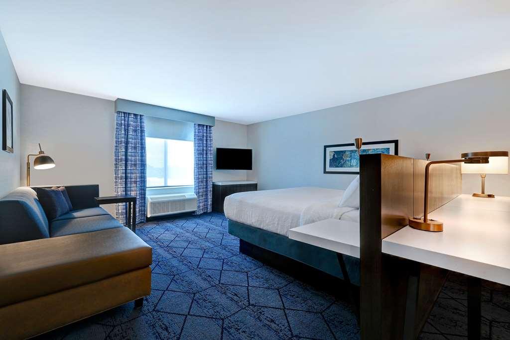 Hilton Garden Inn Cedar Rapids Szoba fotó