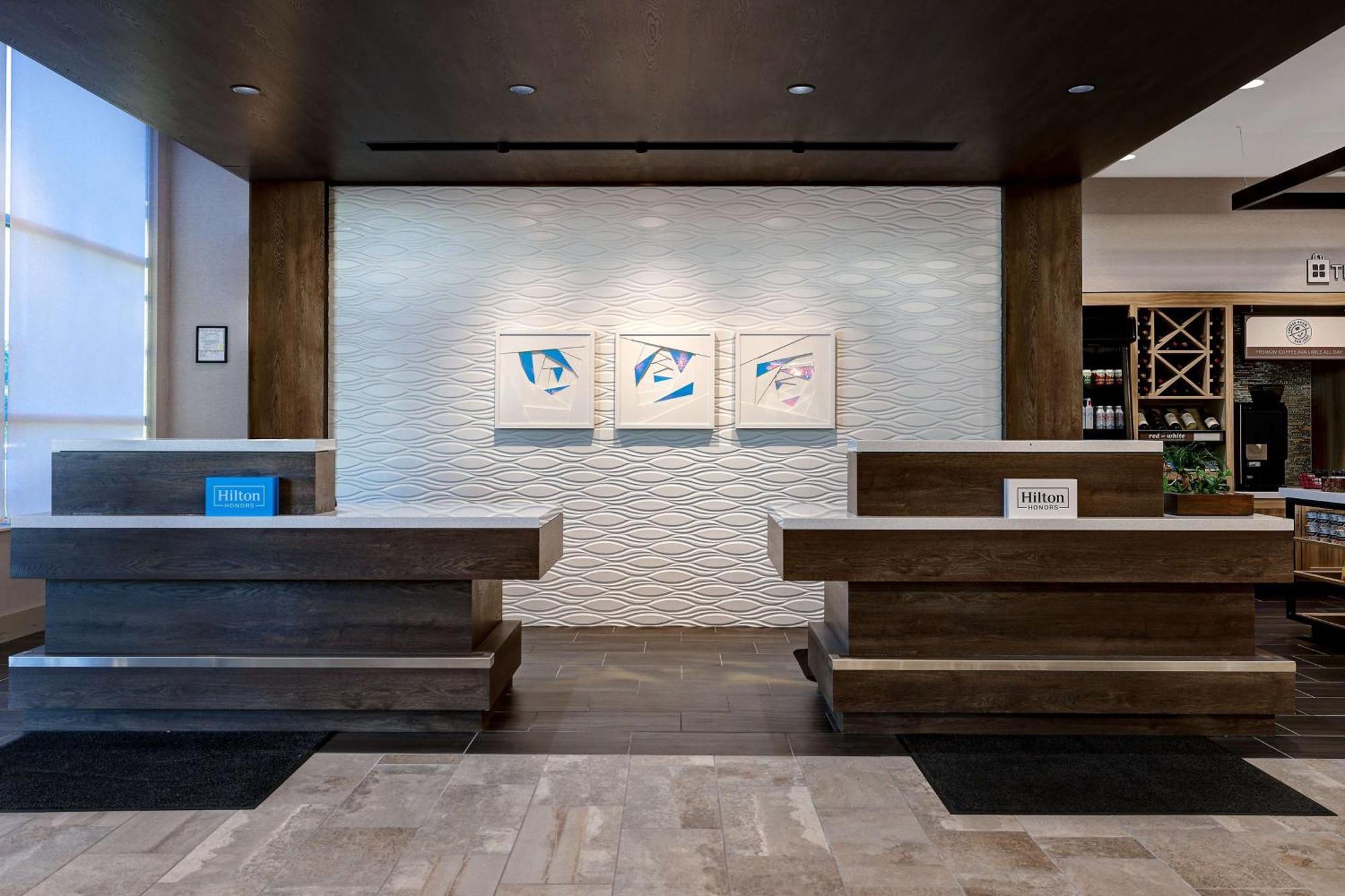 Hilton Garden Inn Cedar Rapids Kültér fotó