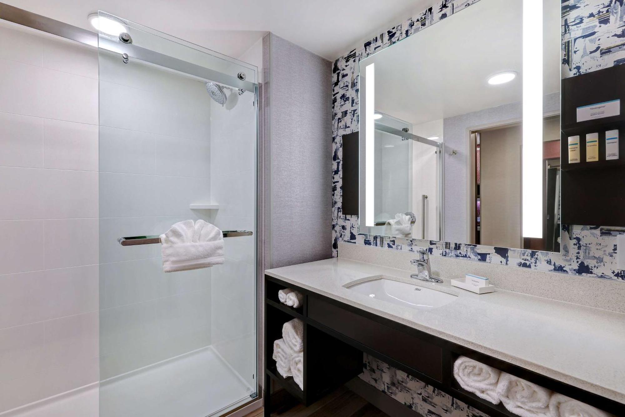 Hilton Garden Inn Cedar Rapids Kültér fotó