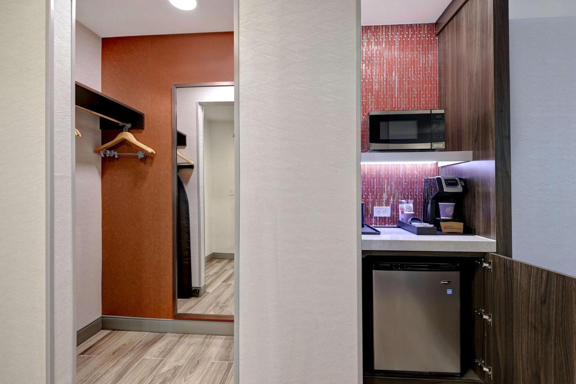 Hilton Garden Inn Cedar Rapids Kültér fotó