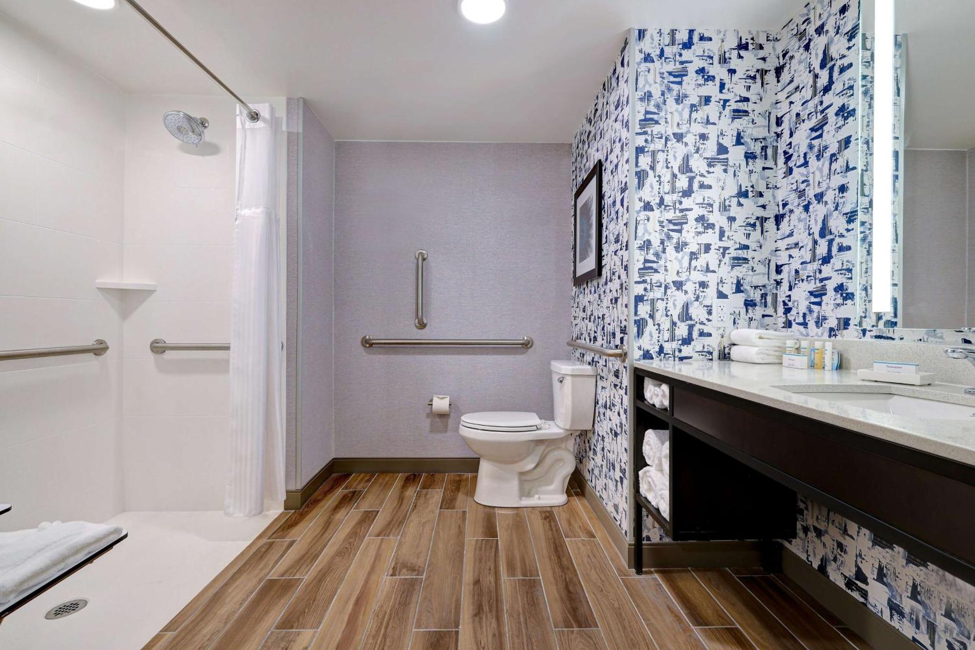 Hilton Garden Inn Cedar Rapids Kültér fotó