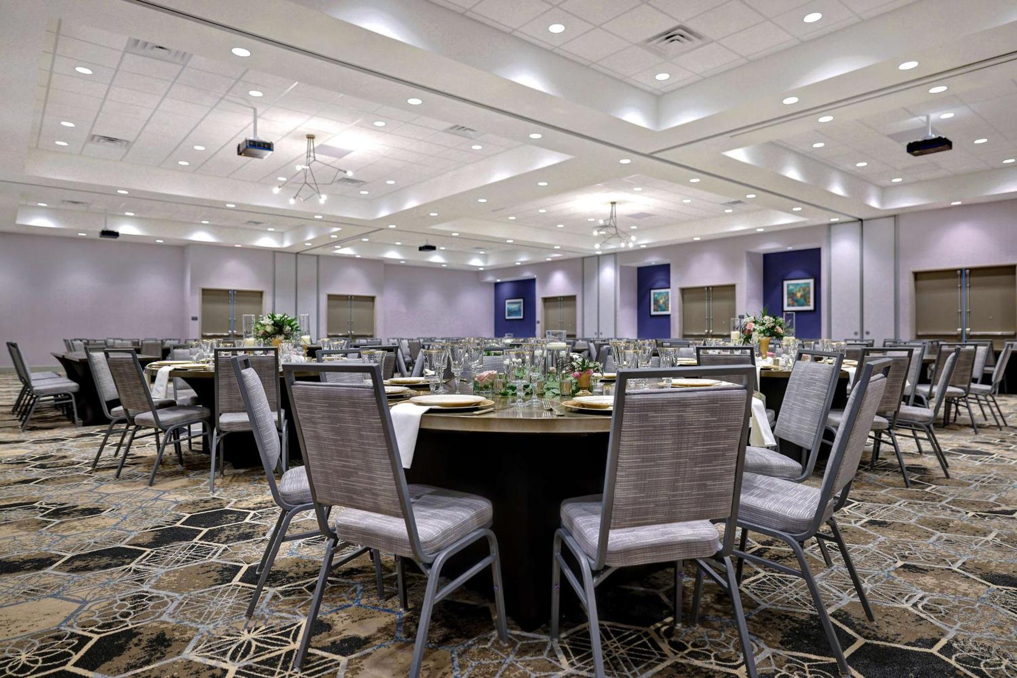 Hilton Garden Inn Cedar Rapids Kültér fotó
