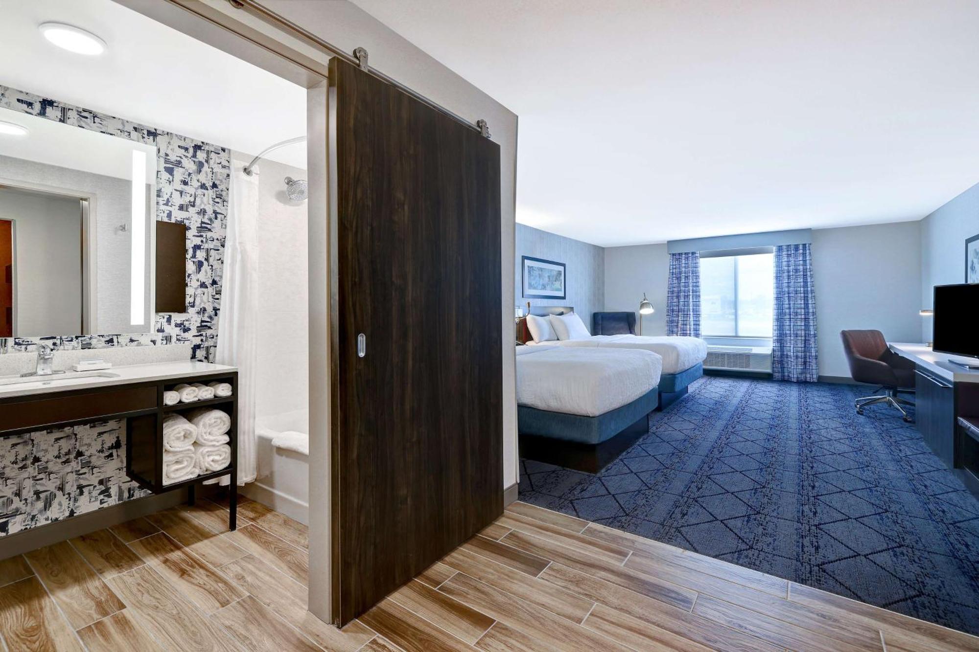 Hilton Garden Inn Cedar Rapids Kültér fotó